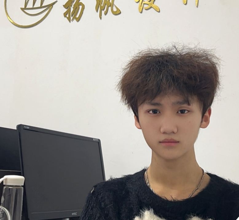 从迷茫到破局：一位平面设计师的成长之路